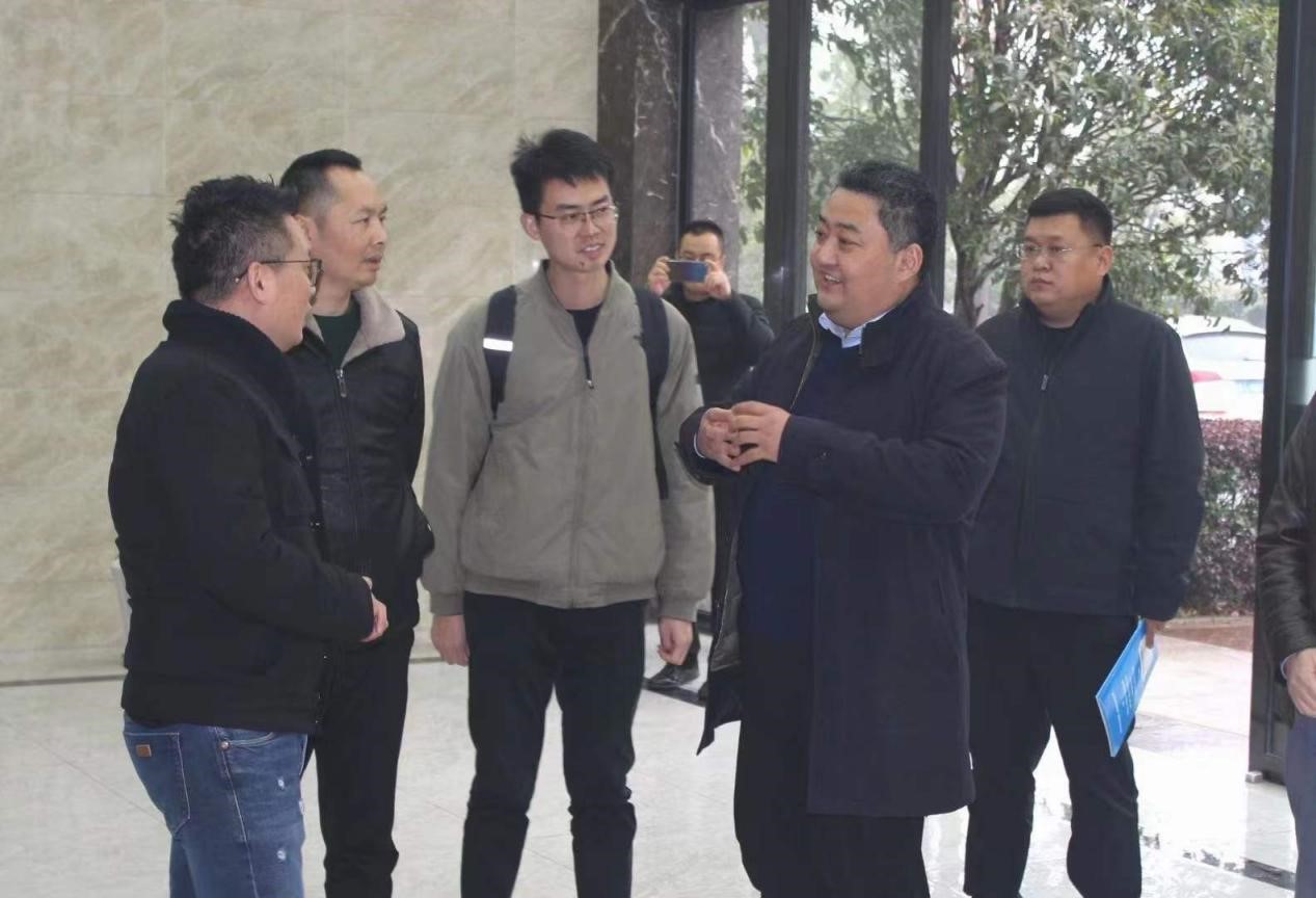热烈欢迎天津滨海新区领导莅临我司参观访问(图2) 热烈欢迎天津滨海新区领导莅临我司参观访问(图2)