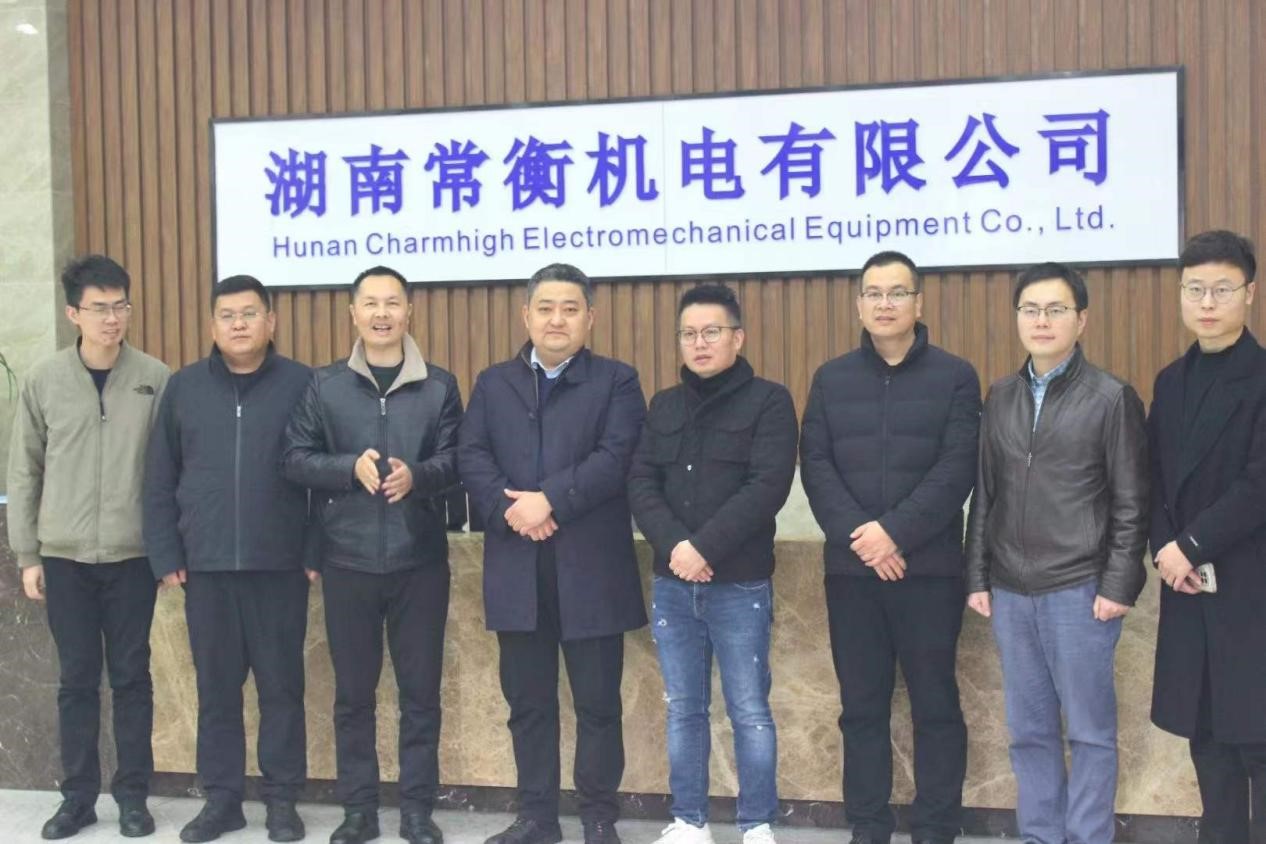 热烈欢迎天津滨海新区领导莅临我司参观访问(图6) 热烈欢迎天津滨海新区领导莅临我司参观访问(图6)